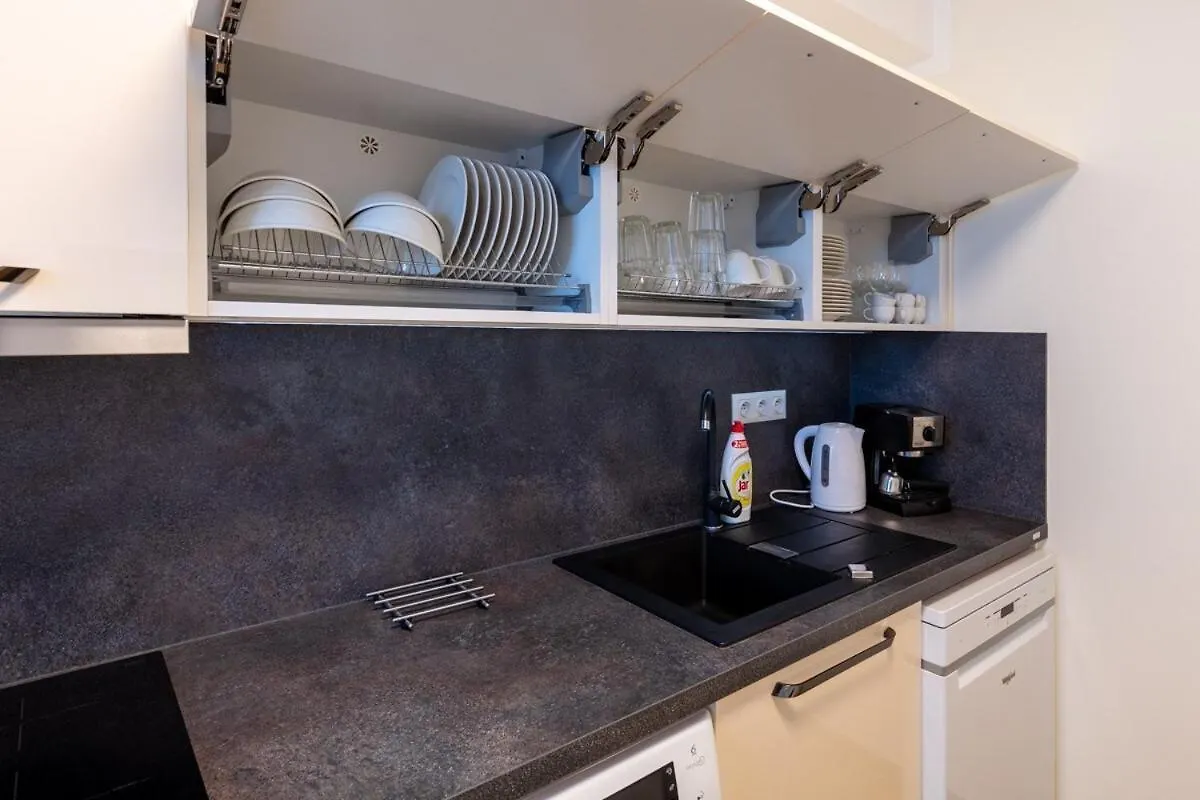 Large Apartment Prosek - Your Second Home! Prague