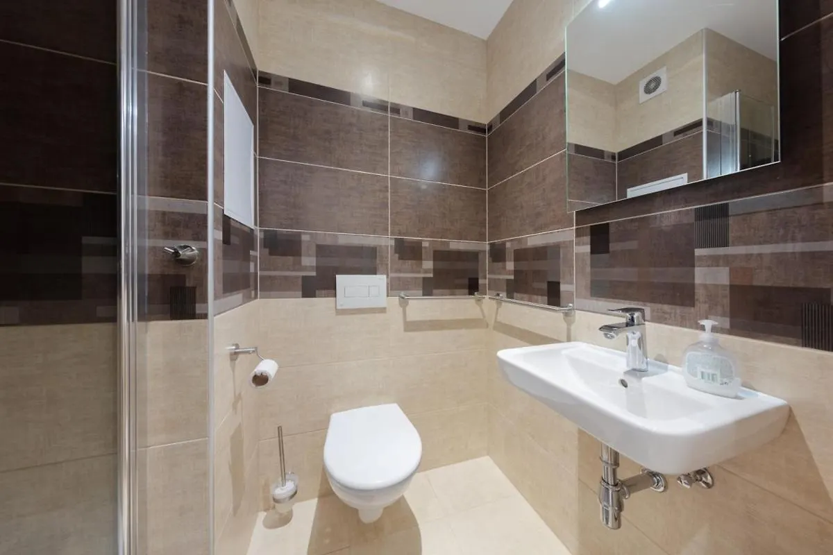 Large Apartment Prosek - Your Second Home! Prague
