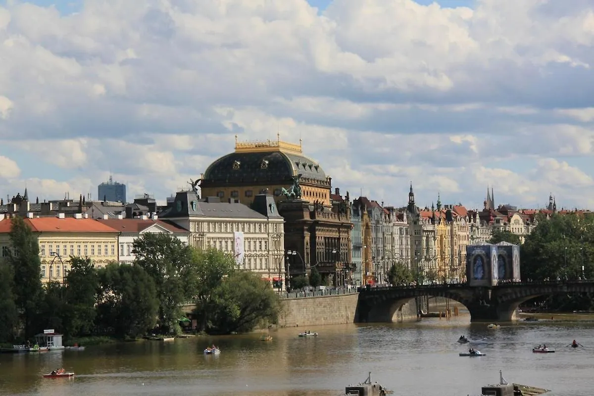 Large Apartment Prosek - Your Second Home! Prague 0*,