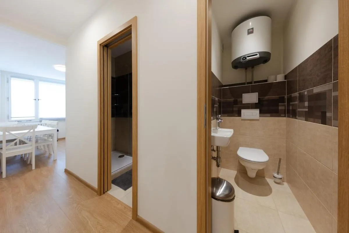 Large Apartment Prosek - Your Second Home! Prague