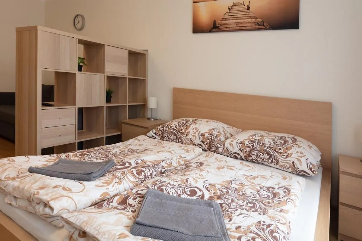 Large Apartment Prosek - Your Second Home! Prague 0*,